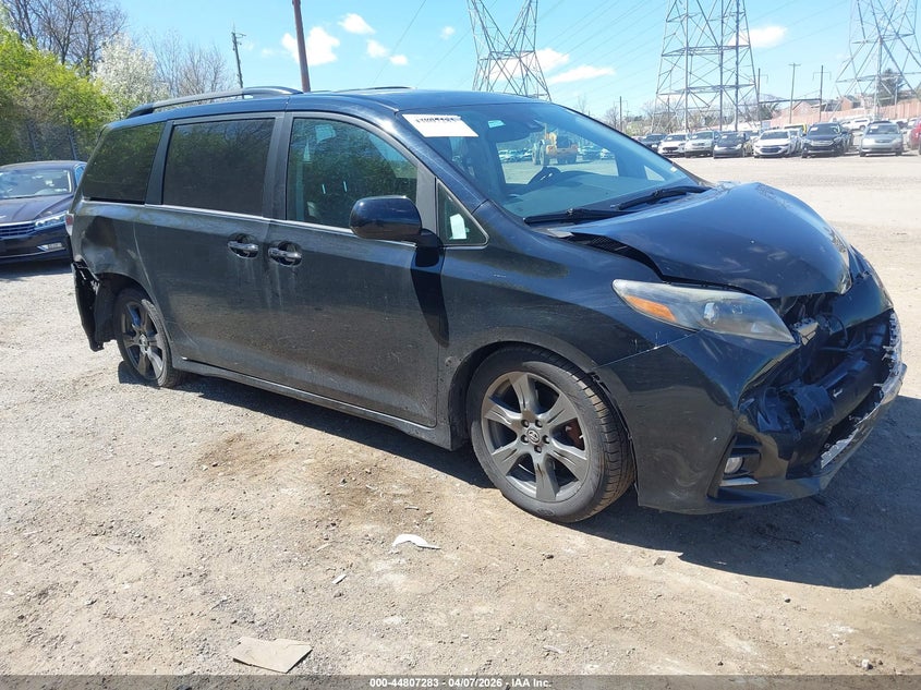2018 Toyota Sienna Se Premium 8 Passenger