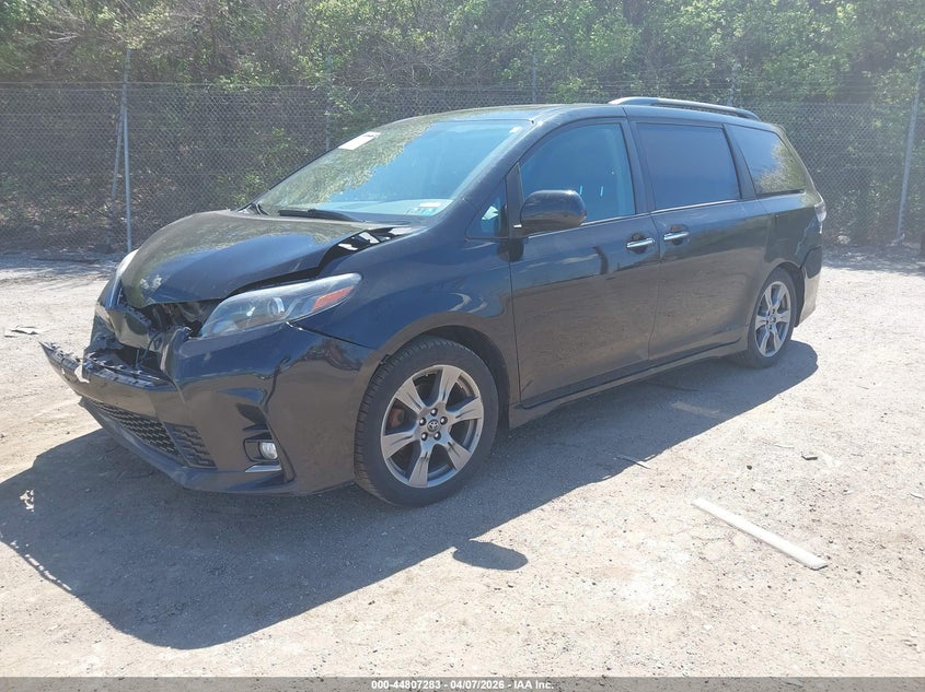 2018 Toyota Sienna Se Premium 8 Passenger
