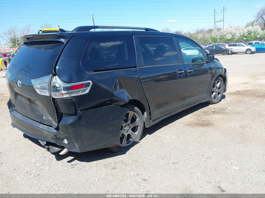 2018 Toyota Sienna Se Premium 8 Passenger