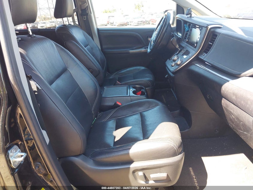 2018 Toyota Sienna Se Premium 8 Passenger