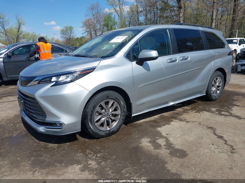 2021 Toyota Sienna Xle VIN: 5TDJRKEC5MS021051 Lot: 44807311