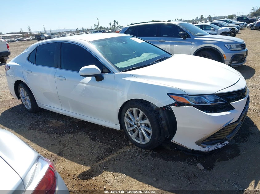 2022 Toyota Camry Le