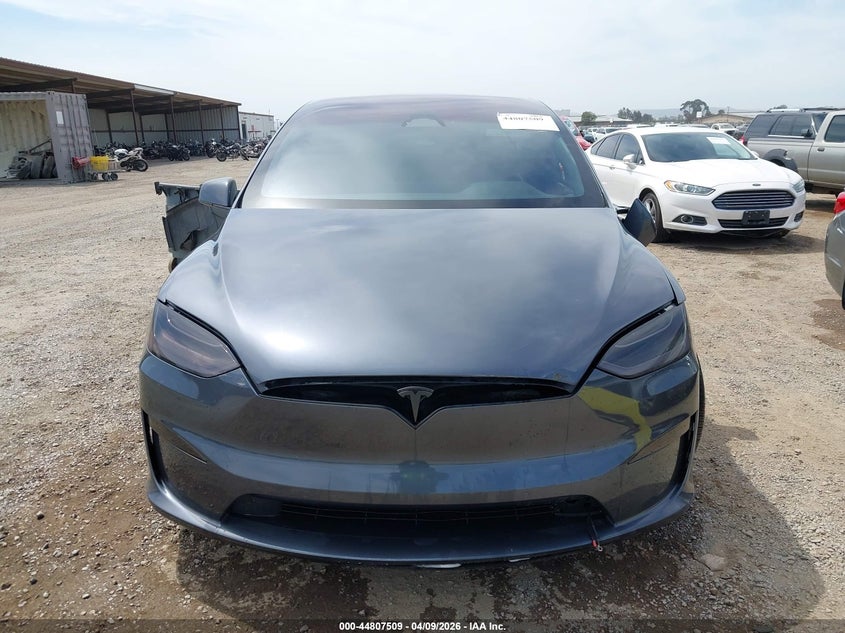 2022 Tesla Model X Plaid Tri Motor All-Wheel Drive VIN: 7SAXCBE65NF362710 Lot: 44807509