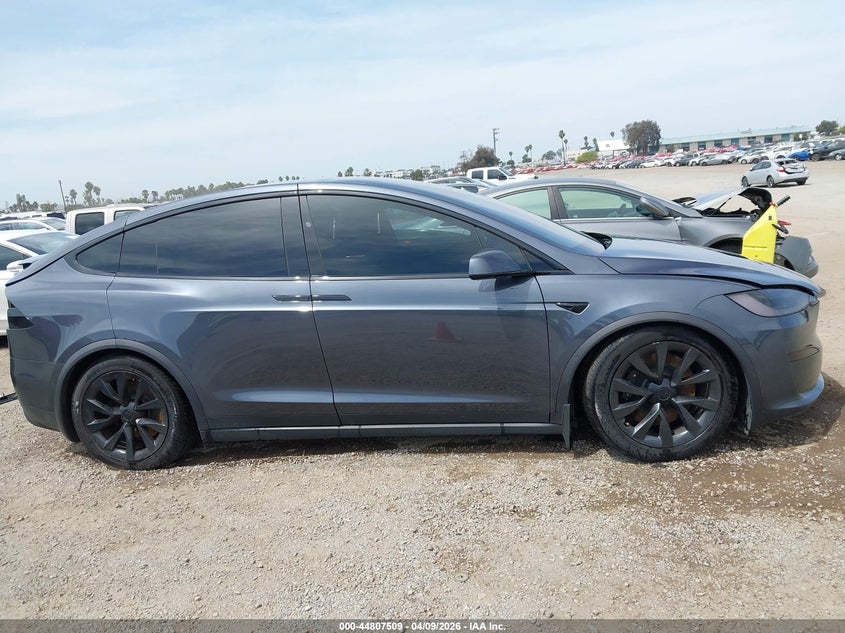 2022 Tesla Model X Plaid Tri Motor All-Wheel Drive VIN: 7SAXCBE65NF362710 Lot: 44807509