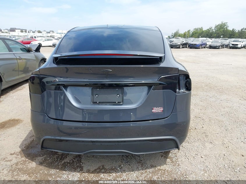 2022 Tesla Model X Plaid Tri Motor All-Wheel Drive VIN: 7SAXCBE65NF362710 Lot: 44807509