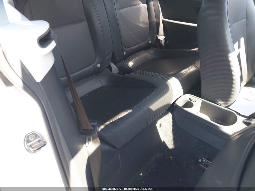 2013 Volkswagen Beetle 2.5L VIN: 3VW5P7AT4DM829589 Lot: 44807577