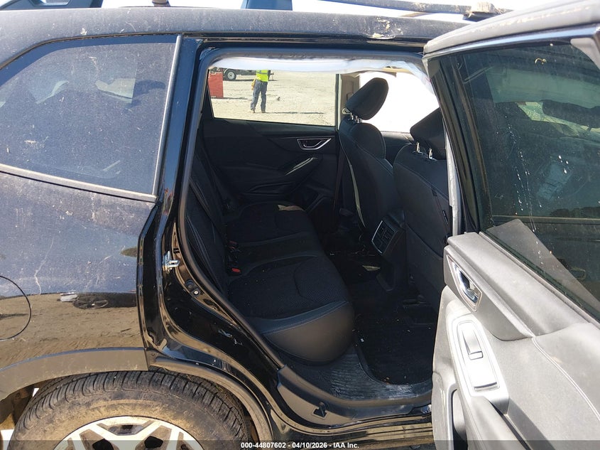 2022 Subaru Forester 2.5 Premium black Lot 111044807602 Vin JF2SKADC2NH413500