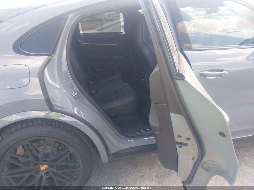 2024 Porsche Cayenne Coupe VIN: WP1BA2AY8RDA50512 Lot: 44807778