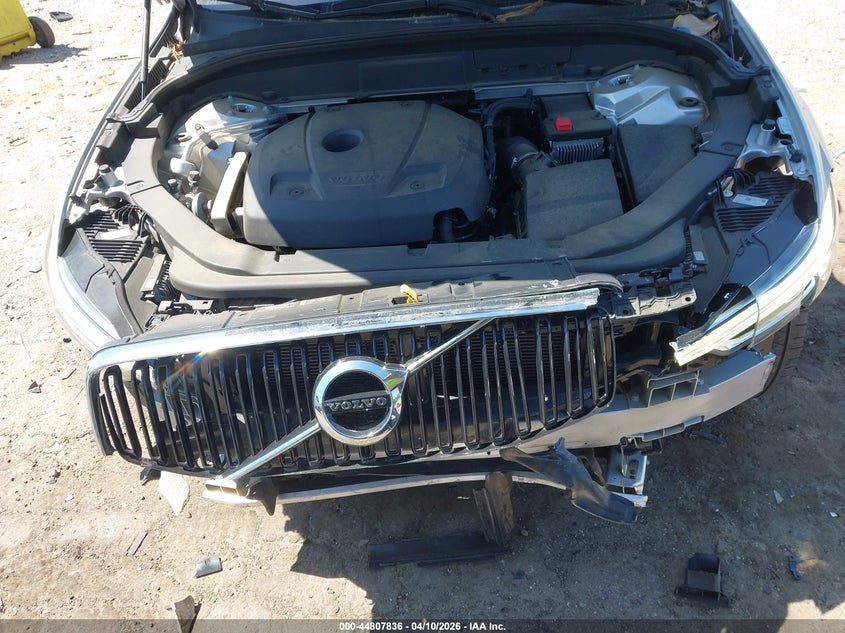 2021 Volvo Xc60 T5 Momentum VIN: YV4102DKXM1684807 Lot: 44807836