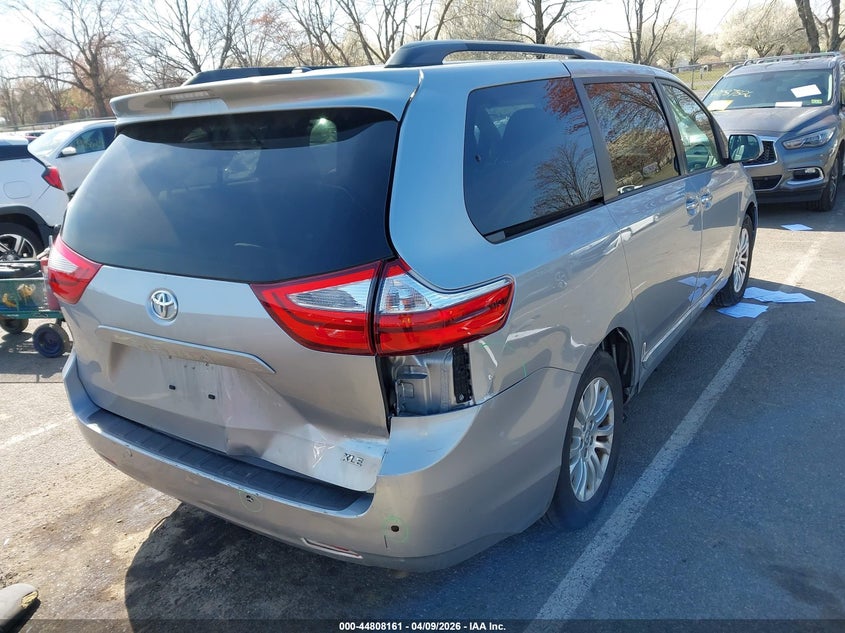2017 Toyota Sienna Xle 8 Passenger
