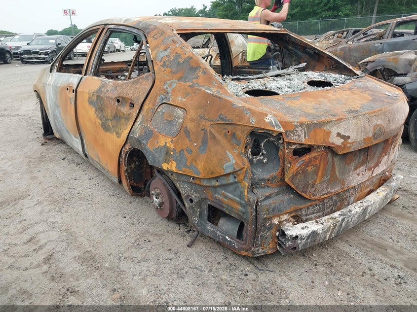 2019 TOYOTA COROLLA auction photo 3