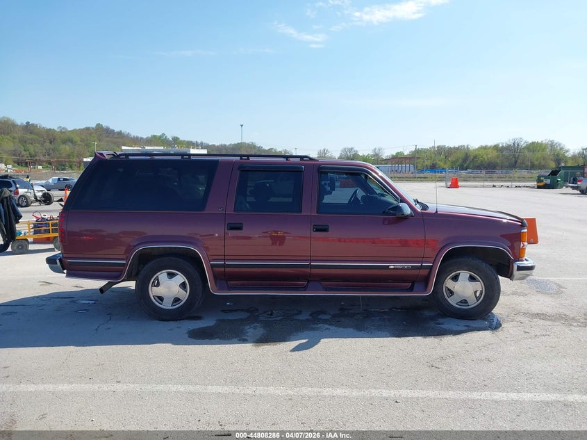 1996 Chevrolet Suburban K1500 VIN: 3GNFK16R5TG126846 Lot: 44808286