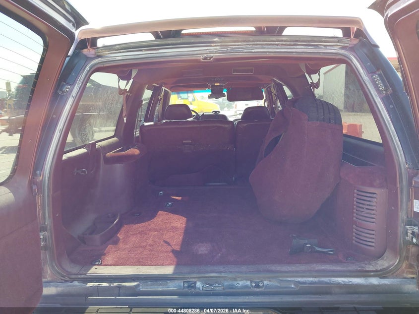 1996 Chevrolet Suburban K1500 VIN: 3GNFK16R5TG126846 Lot: 44808286