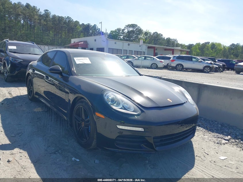 2015 Porsche Panamera 4
