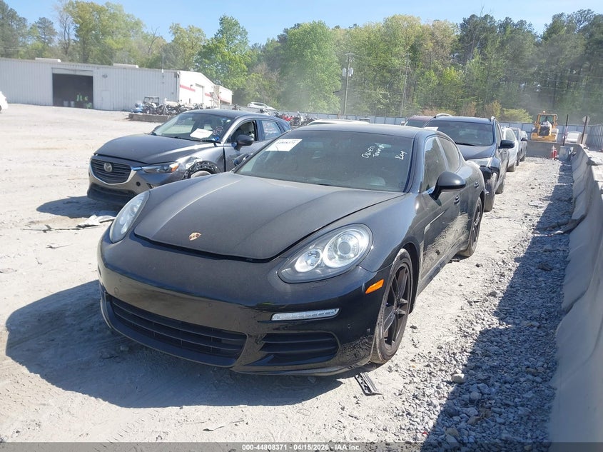 2015 Porsche Panamera 4