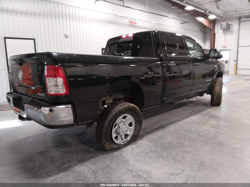Vin: 3c6ur5cj6kg622164, lot: 45305938, ram 2500 tradesman  4x4 6'4 box 20194