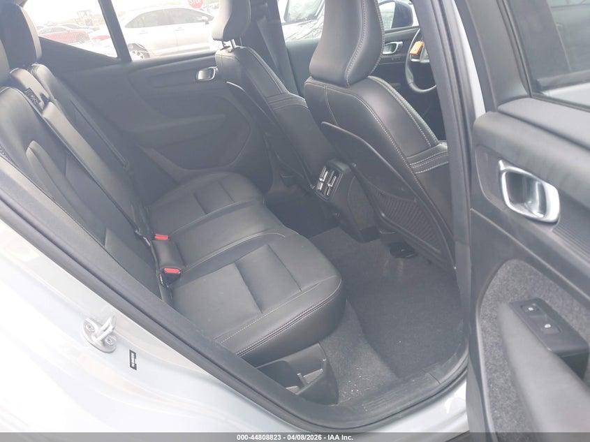 2024 Volvo Xc40 B5 Core Dark Theme VIN: YV4L12UK6R2312145 Lot: 44808823