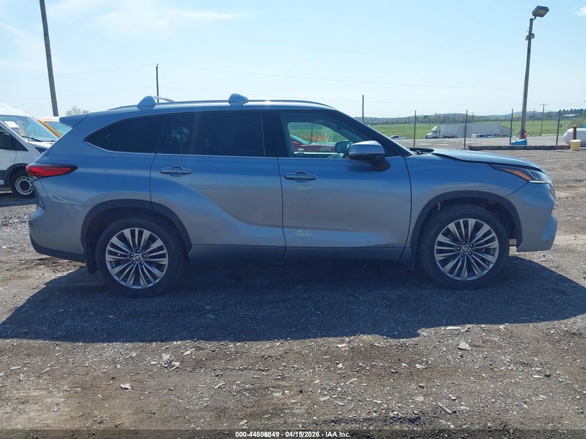 2021 Toyota Highlander Platinum VIN: 5TDFZRBH0MS068857 Lot: 44808849