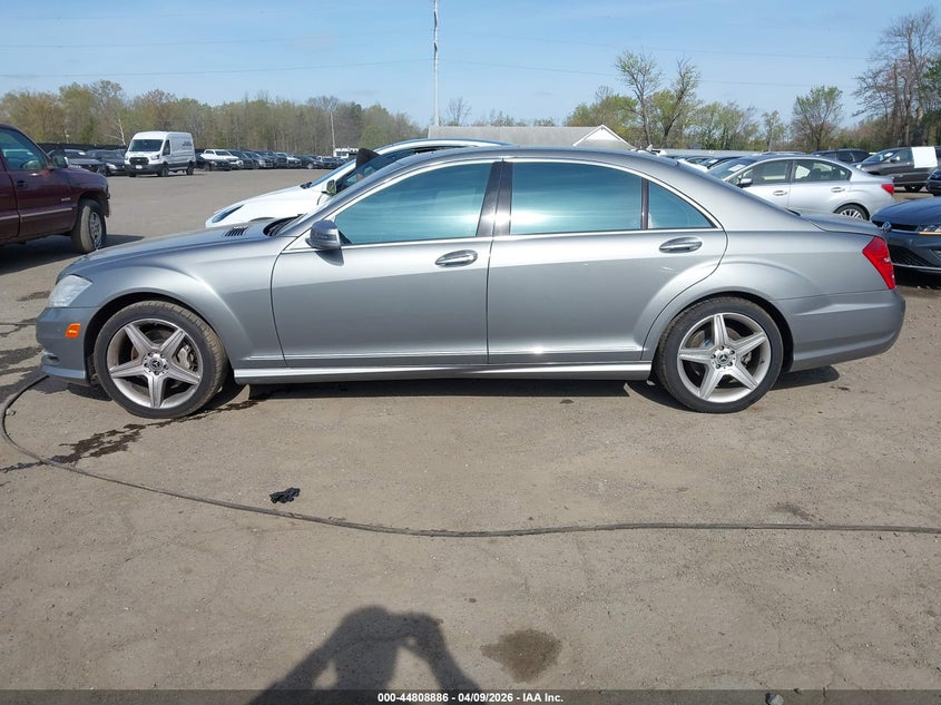 2011 Mercedes-Benz S 550 4Matic VIN: WDDNG8GB2BA379738 Lot: 44808886