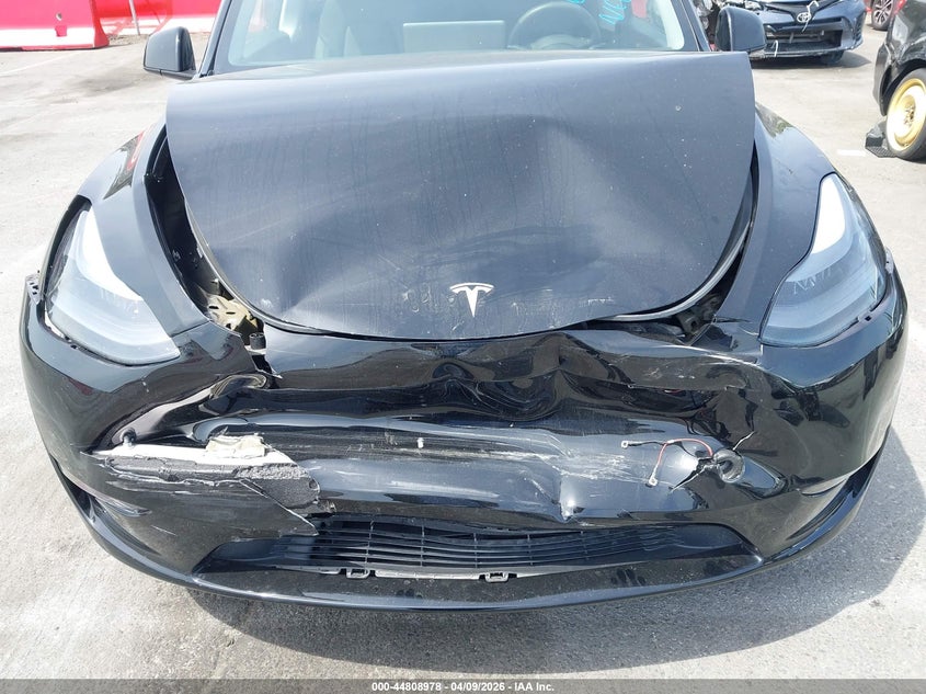 7SAYGDED2RF054631 2024 Tesla Model y Long Range Single Motor Rear-Wheel Drive/Rwd black
