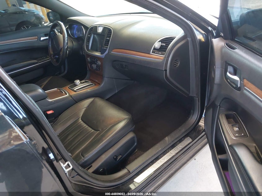 2017 Chrysler 300 C Platinum