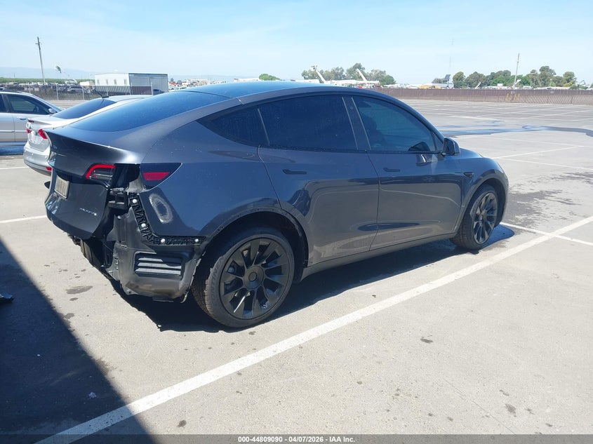 2022 Tesla Model Y Long Range Dual Motor All-Wheel Drive