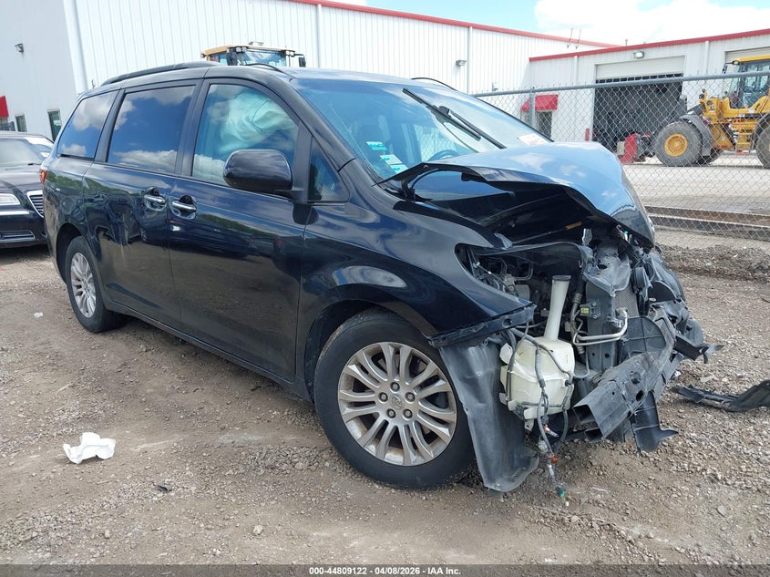 2015 Toyota Sienna Xle 8 Passenger