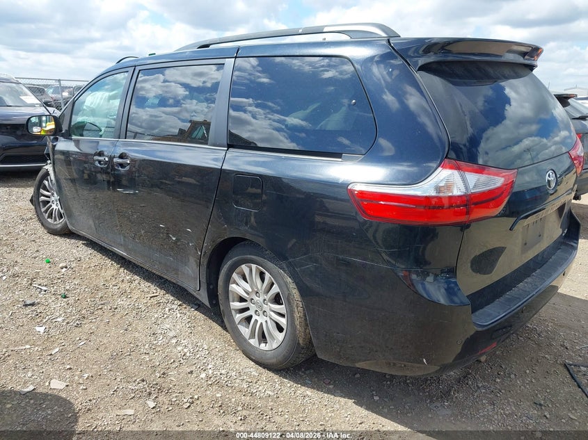 2015 Toyota Sienna Xle 8 Passenger