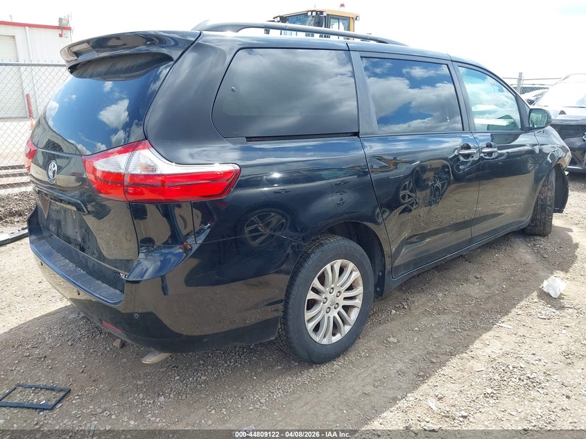 2015 Toyota Sienna Xle 8 Passenger