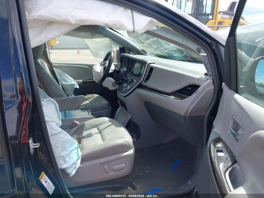 2015 Toyota Sienna Xle 8 Passenger