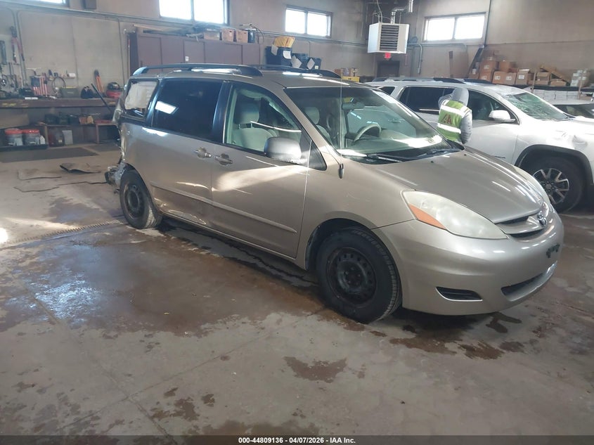 2006 Toyota Sienna Le