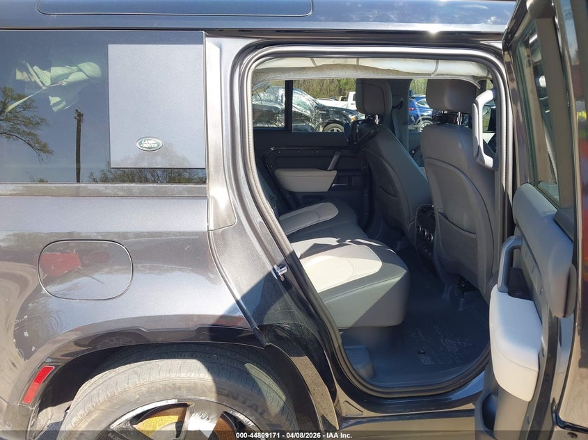 2024 Land Rover Defender 110 P400 X-Dynamic Se VIN: SALE27EU8R2289451 Lot: 44809171