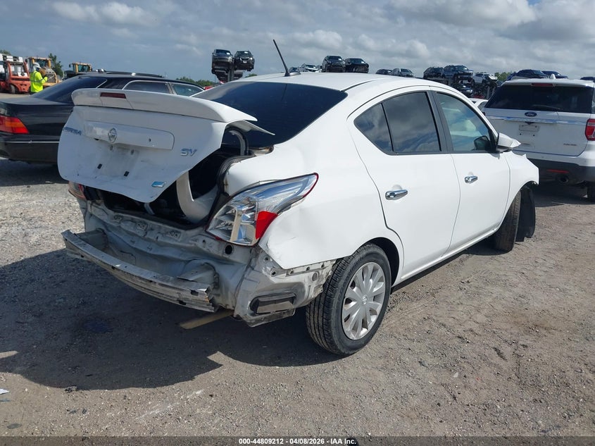 2015 Nissan Versa 1.6 Sv