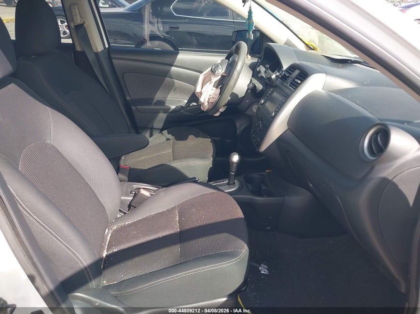 2015 Nissan Versa 1.6 Sv