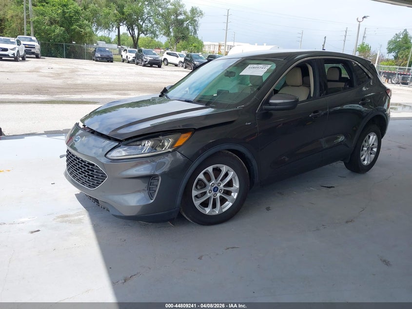 2020 Ford Escape Se