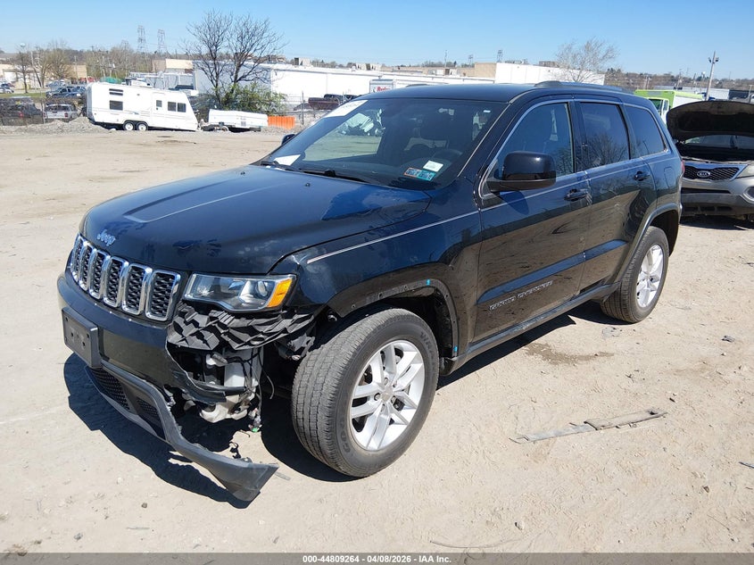2018 Jeep Grand Cherokee Laredo E 4x2 1C4RJEAG2JC168493 photo 1