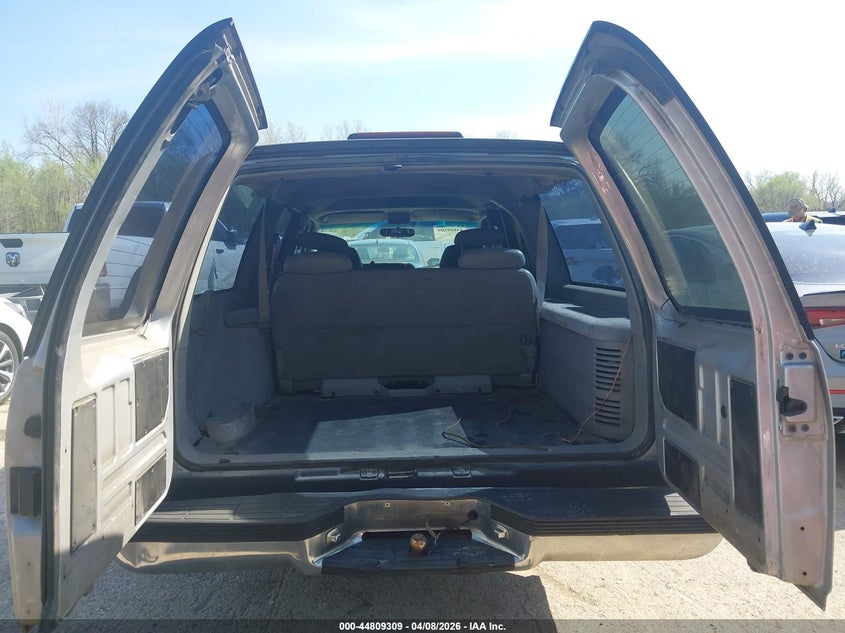 1995 Chevrolet Suburban C1500 VIN: 3GNEC16K7SG102297 Lot: 44809309