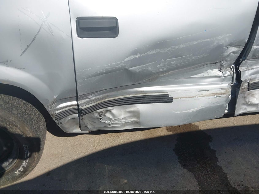 1995 Chevrolet Suburban C1500 VIN: 3GNEC16K7SG102297 Lot: 44809309