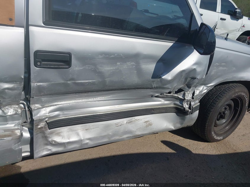 1995 Chevrolet Suburban C1500 VIN: 3GNEC16K7SG102297 Lot: 44809309