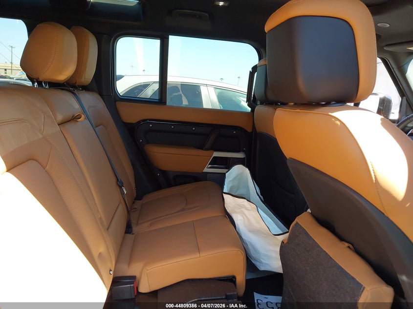 2024 Land Rover Defender 110 P500 Se VIN: SALEPEFE9R2272168 Lot: 44809386