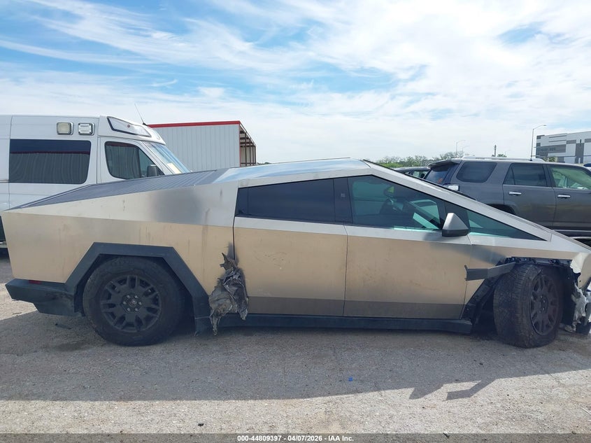 2025 Tesla Cybertruck All-Wheel Drive VIN: 7G2CEHED4SA058605 Lot: 44809397