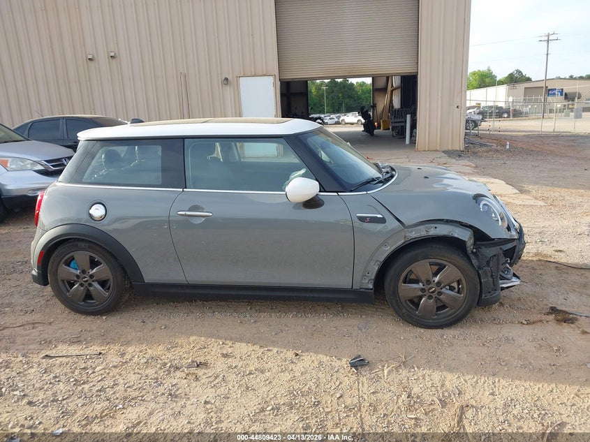 2022 Mini Hardtop Cooper S VIN: WMW53DH04N2S40413 Lot: 44809423