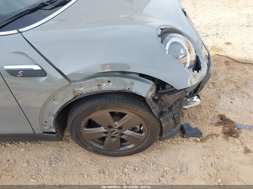 2022 Mini Hardtop Cooper S VIN: WMW53DH04N2S40413 Lot: 44809423