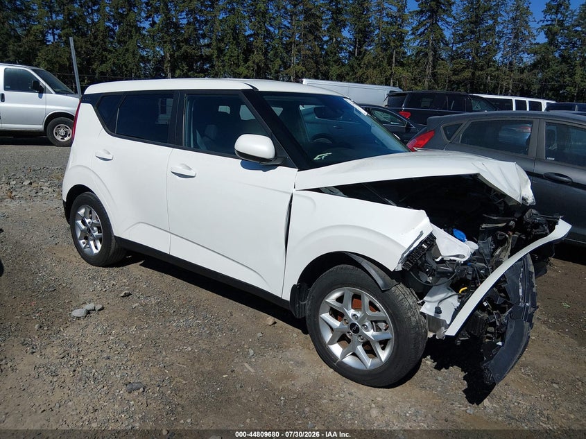 2022 KIA SOUL  (VIN: KNDJ23AU8N7823985)