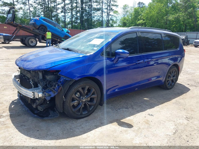 2019 Chrysler Pacifica Limited 2C4RC1GGXKR589445 photo 1