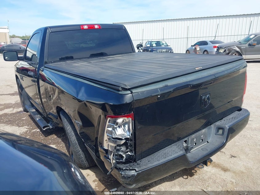 2017 RAM 1500 auction photo 3
