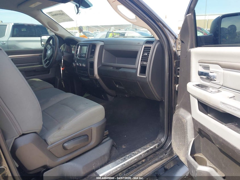 2017 RAM 1500 auction photo 8