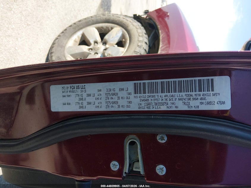 1C6RR7LT8KS558754 2019 Ram 1500 5.7 Ram Classic Big Horn 4X4 5'7 Box red