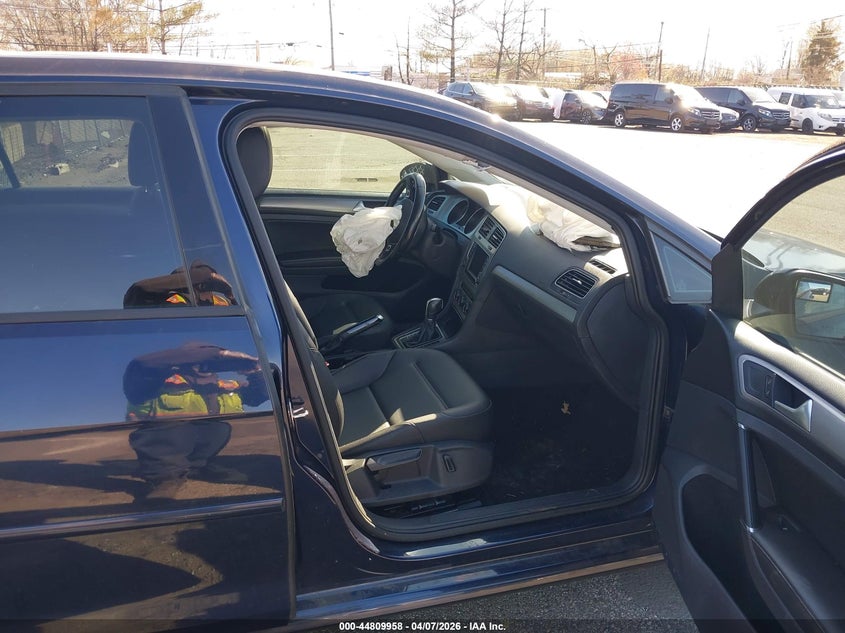 2017 Volkswagen Golf Tsi S 4-Door/Tsi Se 4-Door/Tsi Sel 4-Door/Tsi Wolfsburg Edition 4-Door