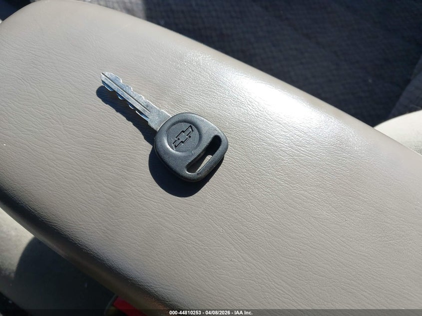 2000 Chevrolet Malibu VIN: 1G1ND52J6Y6329588 Lot: 44810253